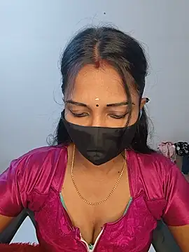 Snapshot of YALINITWO7_TAMIL chatting on 07/16/26, 05:15 YALINITWO7 TAMIL online show from 07/16/26, 05:15