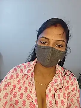Snapshot of YALINITWO7_TAMIL chatting on 06/22/26, 10:45 YALINITWO7 TAMIL online show from 06/22/26, 10:45