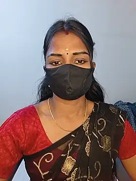 Snapshot of YALINITWO7_TAMIL chatting on 07/11/26, 01:33 YALINITWO7 TAMIL online show from 07/11/26, 01:33