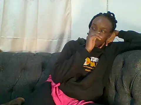 Snapshot of Sexylov25 chatting on 06/14/26, 08:32 Sexylov25 online show from 06/14/26, 08:32