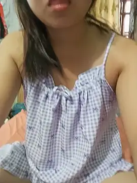 Snapshot of Emma-cutee chatting on 06/14/26, 11:50 Emma-cutee online show from 06/14/26, 11:50