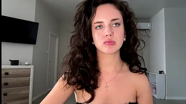 Snapshot of A_Milly chatting on 07/18/26, 01:20 A Milly online show from 07/18/26, 01:20