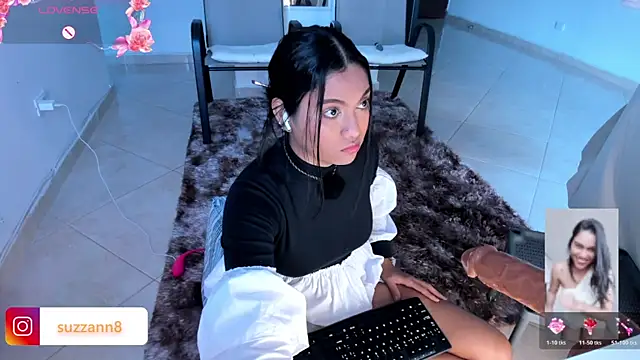 Snapshot of SUZZAN-R chatting on 06/19/26, 10:36 SUZZAN-R online show from 06/19/26, 10:36