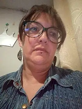 Snapshot of _Saraqueen-- chatting on 07/24/26, 12:06 Saraqueen-- online show from 07/24/26, 12:06