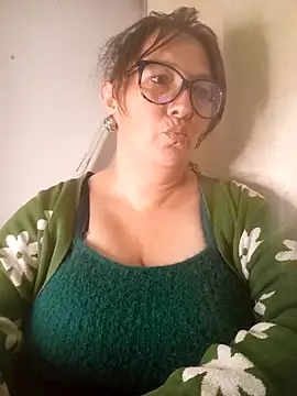 Snapshot of _Saraqueen-- chatting on 07/23/26, 01:58 Saraqueen-- online show from 07/23/26, 01:58