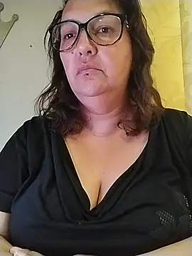 Snapshot of _Saraqueen-- chatting on 07/18/26, 10:18 Saraqueen-- online show from 07/18/26, 10:18