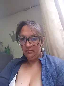 Snapshot of _Saraqueen-- chatting on 07/25/26, 10:05 Saraqueen-- online show from 07/25/26, 10:05