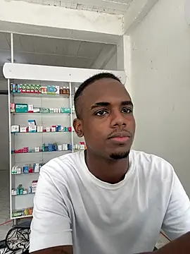 Snapshot of dereck_jay- chatting on 07/04/26, 02:43 dereck jay- online show from 07/04/26, 02:43