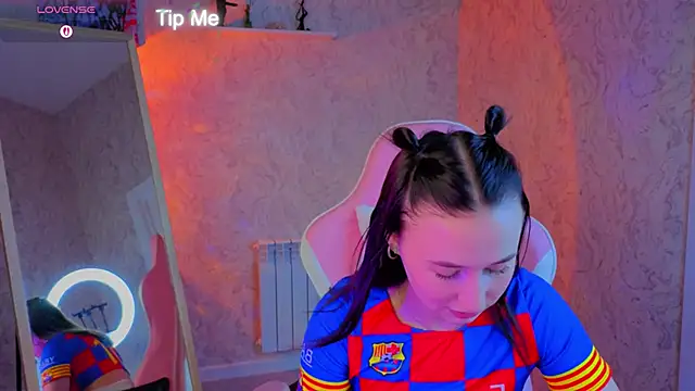  Kiki angelll  online show from 06/20/26, 02:16