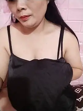 Snapshot of Lyh_sexy chatting on 07/16/26, 03:20 Lyh sexy online show from 07/16/26, 03:20