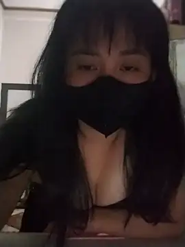 Snapshot of Lyh_sexy chatting on 07/24/26, 04:03 Lyh sexy online show from 07/24/26, 04:03
