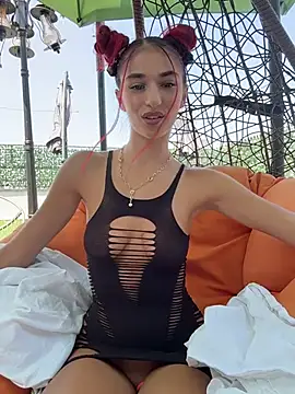 VixenRosse online show from 07/17/26, 09:06
