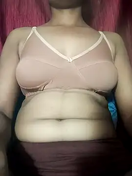 Snapshot of Naughty_Trishaa chatting on 06/16/26, 05:46 Naughty Trishaa online show from 06/16/26, 05:46