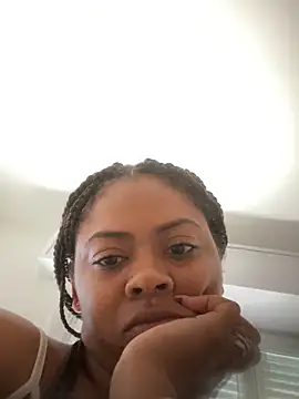 Snapshot of la_manzana chatting on 06/17/26, 12:15 la manzana online show from 06/17/26, 12:15