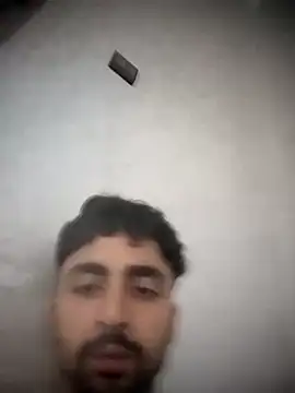 Snapshot of achraf31 chatting on 07/09/26, 03:33 achraf31 online show from 07/09/26, 03:33