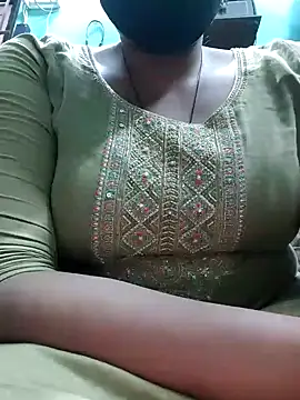 Hot Darling001 online show from 06/18/26, 09:25