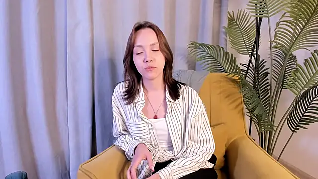 Snapshot of AlexaPlavnik chatting on 06/17/26, 02:05 AlexaPlavnik online show from 06/17/26, 02:05