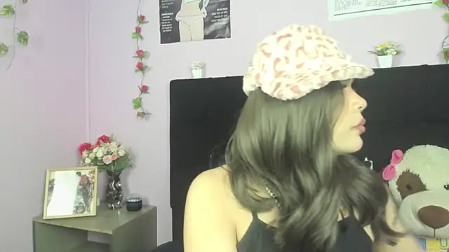 Makii XOXO online show from 07/10/26, 08:09