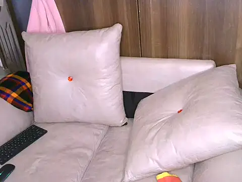 Snapshot of Bustycece chatting on 07/08/26, 10:27 Bustycece online show from 07/08/26, 10:27