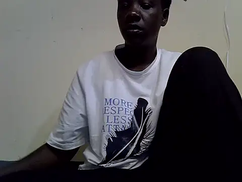 Snapshot of African_petite_godess chatting on 06/16/26, 04:18 African petite godess online show from 06/16/26, 04:18