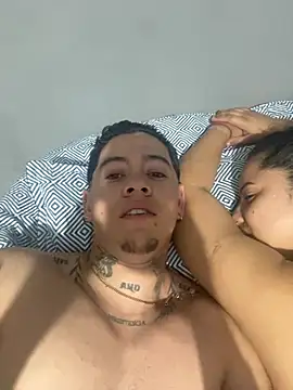 Snapshot of ColombianSexyCouple_ chatting on 08/01/26, 12:03 ColombianSexyCouple online show from 08/01/26, 12:03