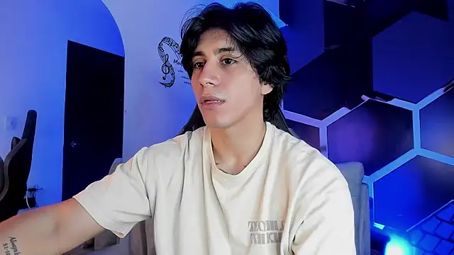 Alexx Cano  online show from 08/08/26, 02:51
