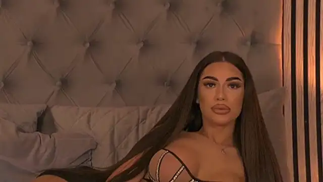 Snapshot of KimberSin chatting on 06/19/26, 01:55 KimberSin online show from 06/19/26, 01:55