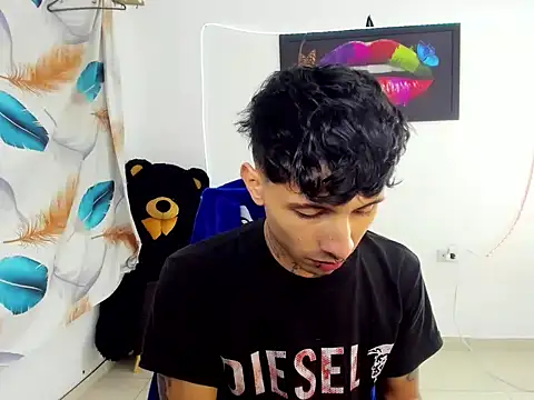 felix mSqueen online show from 06/17/26, 02:22