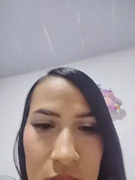 Snapshot of sofia_milky chatting on 07/13/26, 05:18 sofia milky online show from 07/13/26, 05:18