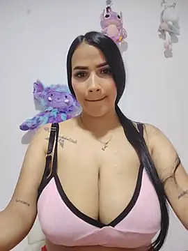 Snapshot of sofia_milky chatting on 06/24/26, 04:55 sofia milky online show from 06/24/26, 04:55