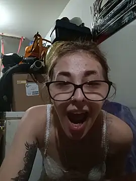 Snapshot of NeedyNina chatting on 06/17/26, 02:11 NeedyNina online show from 06/17/26, 02:11