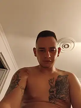 Snapshot of DANTECROS chatting on 07/02/26, 03:23 DANTECROS online show from 07/02/26, 03:23