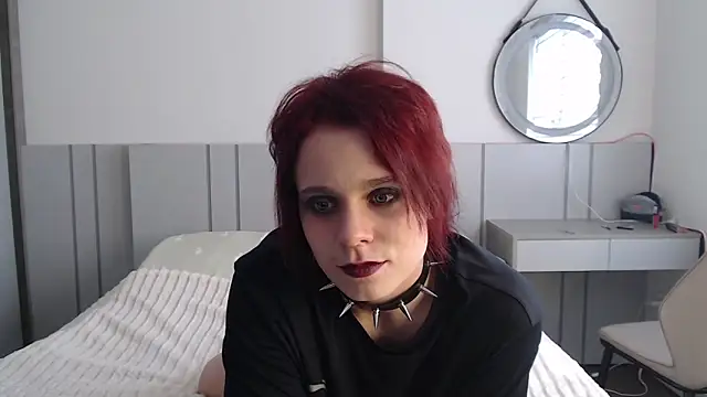 Snapshot of Red_RoxyFoxy chatting on 06/20/26, 02:16 Red RoxyFoxy online show from 06/20/26, 02:16