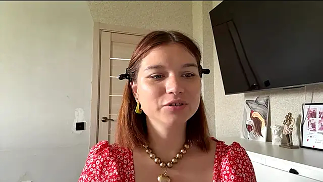 Snapshot of Karolinefrog chatting on 06/17/26, 12:00 Karolinefrog online show from 06/17/26, 12:00