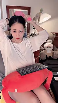 Rosane00 online show from 06/19/26, 04:18