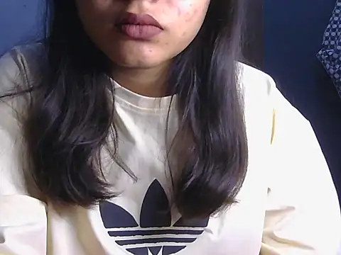 Snapshot of Aleena_Singh chatting on 06/19/26, 10:10 Aleena Singh online show from 06/19/26, 10:10