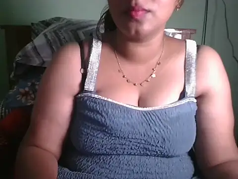 Snapshot of Tamil_Shailu chatting on 07/16/26, 01:19 Tamil Shailu online show from 07/16/26, 01:19