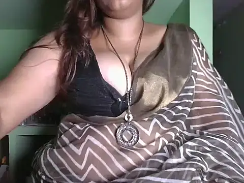 Snapshot of Tamil_Shailu chatting on 07/12/26, 05:14 Tamil Shailu online show from 07/12/26, 05:14