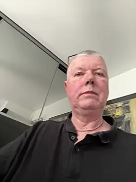 Snapshot of cumboy chatting on 04/28/26, 12:09 cumboy online show from 04/28/26, 12:09