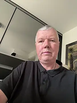 Snapshot of cumboy chatting on 05/15/26, 11:52 cumboy online show from 05/15/26, 11:52