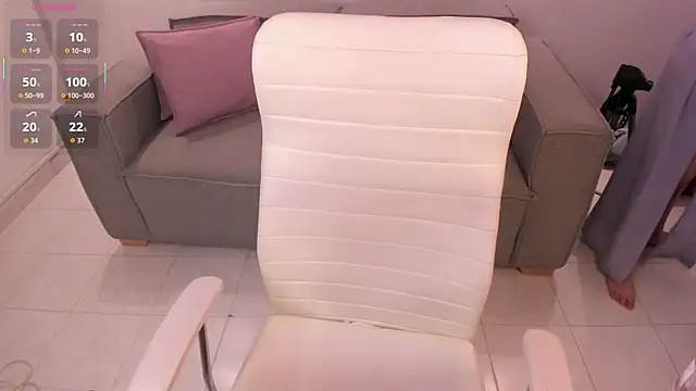 Snapshot of Nayla_Luxe chatting on 07/13/26, 12:37 Nayla Luxe online show from 07/13/26, 12:37