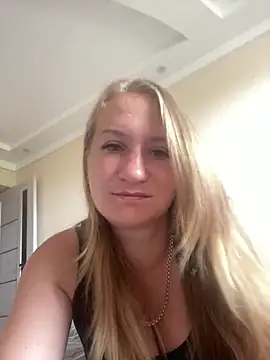 Snapshot of Emilia_ki chatting on 06/22/26, 10:45 Emilia ki online show from 06/22/26, 10:45