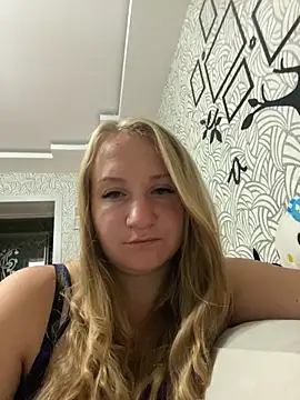Snapshot of Emilia_ki chatting on 06/18/26, 08:14 Emilia ki online show from 06/18/26, 08:14