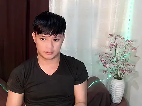 Snapshot of kingdomcum96 chatting on 07/14/26, 02:05 kingdomcum96 online show from 07/14/26, 02:05