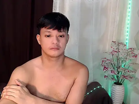 Snapshot of kingdomcum96 chatting on 07/08/26, 10:32 kingdomcum96 online show from 07/08/26, 10:32