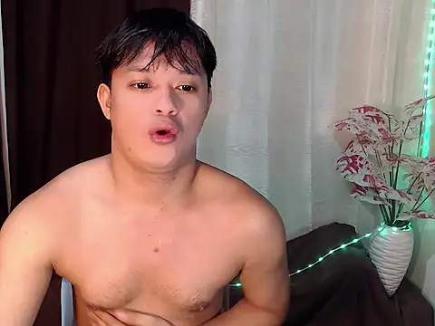 Snapshot of kingdomcum96 chatting on 07/28/26, 10:20 kingdomcum96 online show from 07/28/26, 10:20