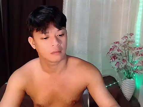 Snapshot of kingdomcum96 chatting on 07/19/26, 09:33 kingdomcum96 online show from 07/19/26, 09:33