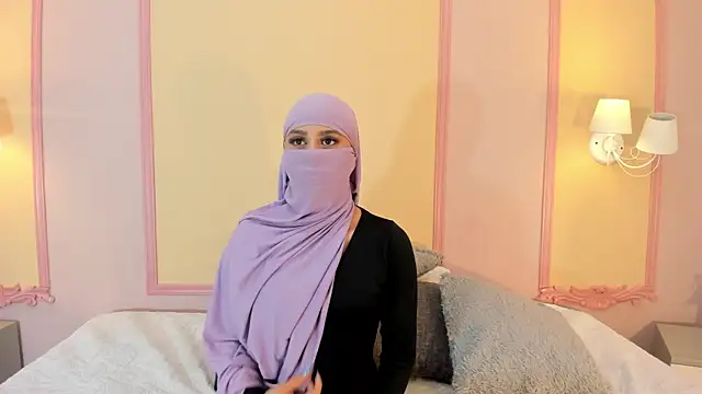 daniah   online show from 06/18/26, 12:32