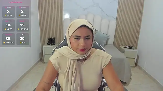 Snapshot of Maissa_nakier chatting on 06/19/26, 02:06 Maissa nakier online show from 06/19/26, 02:06