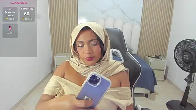 Snapshot of Maissa_nakier chatting on 06/22/26, 01:44 Maissa nakier online show from 06/22/26, 01:44